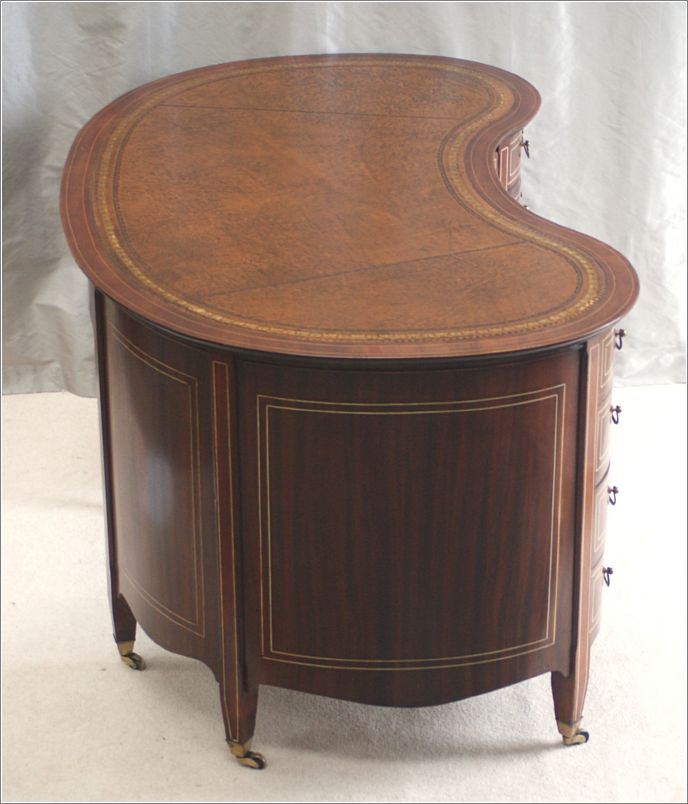 2004 Antique Kidney Shaped Pedestal Desk (8)